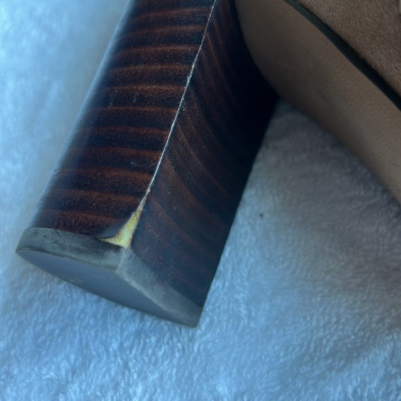 Banana Republic Cream Suede Ankle Boots - Picture 5 of 10